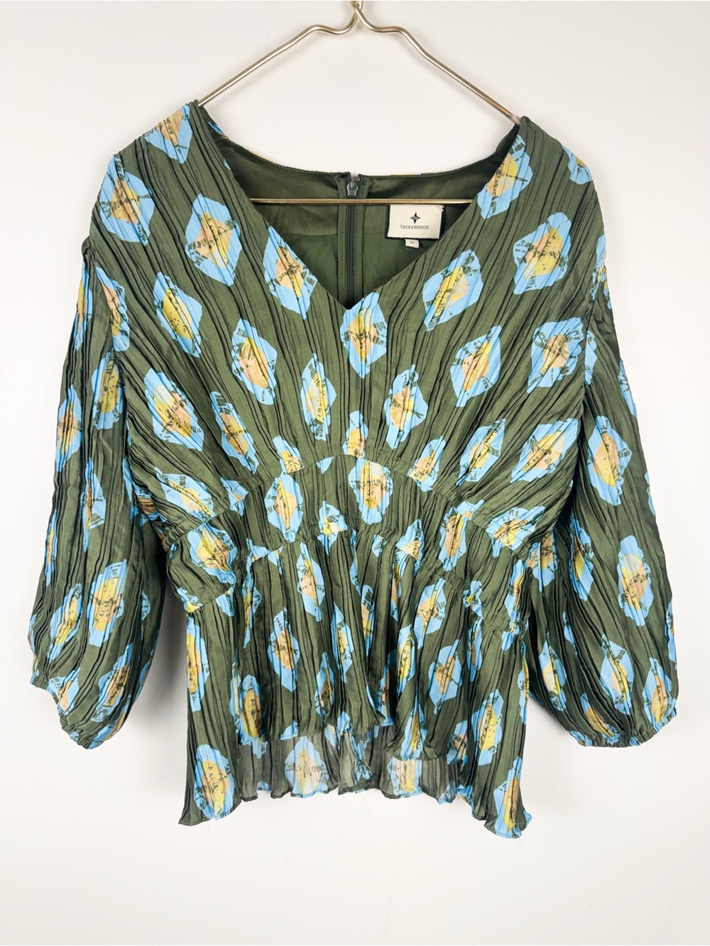 Tuckernuck Pleated V-Neck Blouse Medium Olive Green Blue Ikat Peplum Top preppy